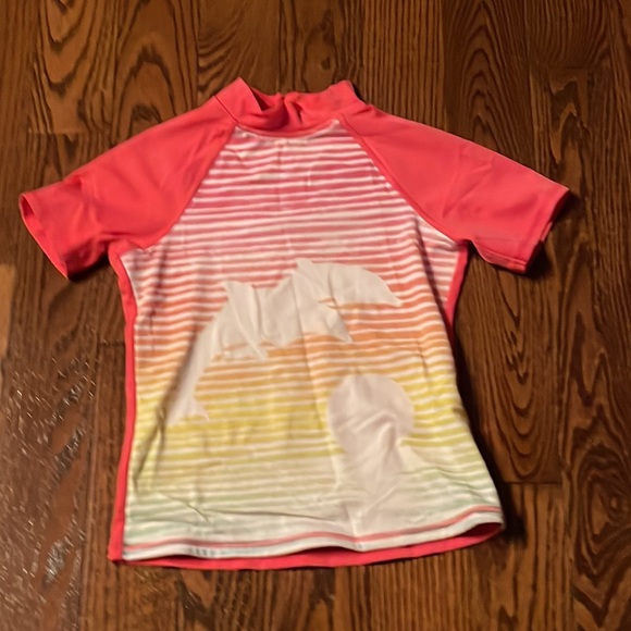 19 pieces of swimwear! Great swim shirts for when it’s very sunny outside! - Picture 10 of 13